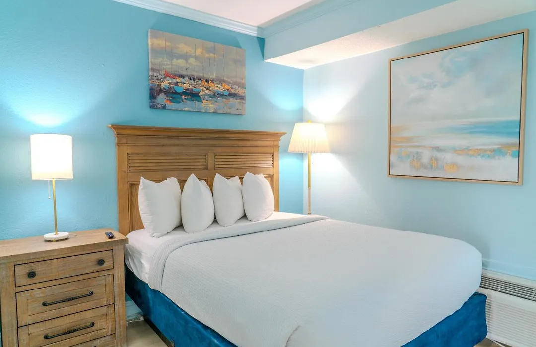 Direct Oceanfront 1 Bedroom Suite! Schooner At Compass Cove 335- Sleeps 4!-1